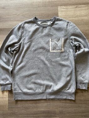 Active USA Men's Gray Crewneck Sweatshirt with Contrast Chest Patch